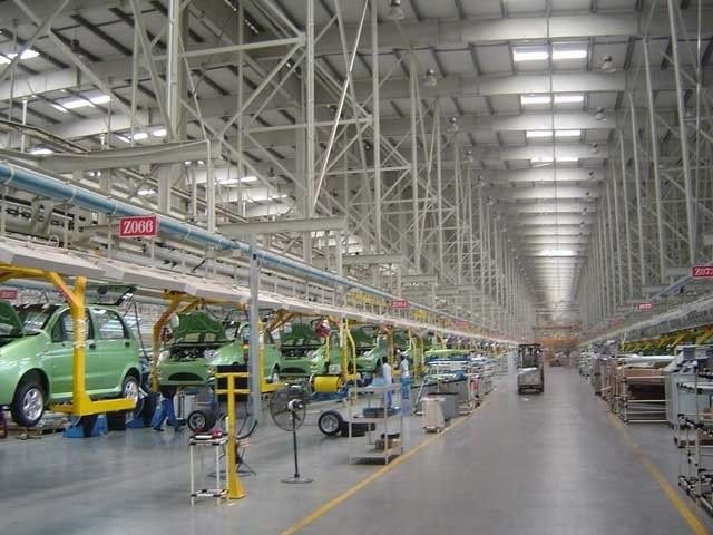 Shaanxi Xianghelixin Automobile Sales Service Co., Ltd. linha de produção do fabricante